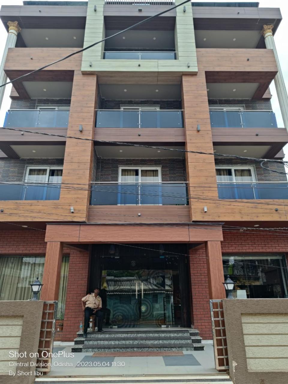 Hotel Kuber Palace: Beachfront Comfort with Temple Proximity Puri Exterior photo