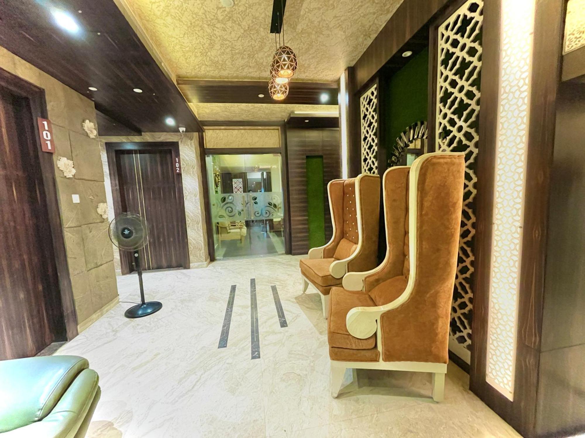 Hotel Kuber Palace: Beachfront Comfort with Temple Proximity Puri Exterior photo