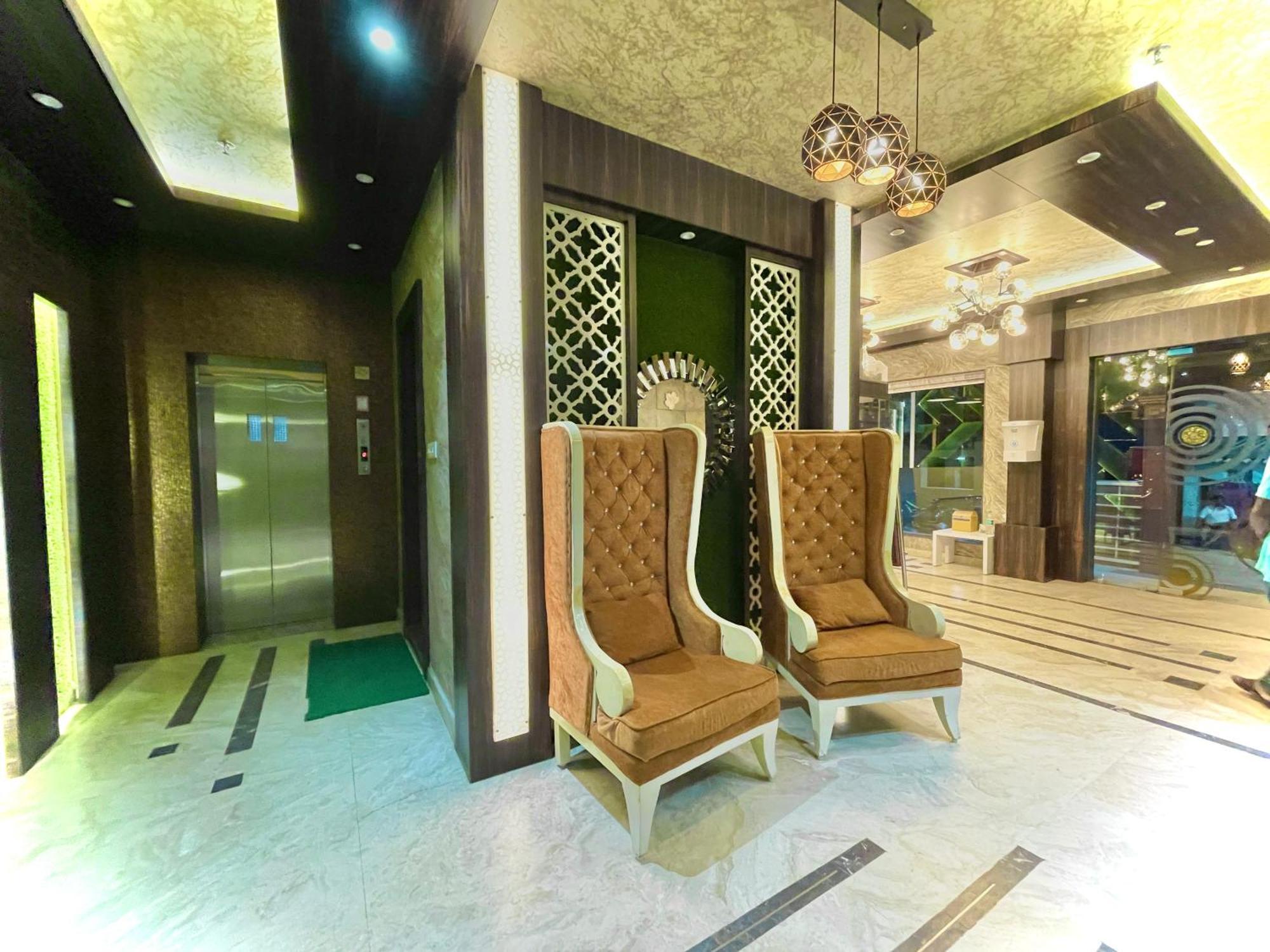 Hotel Kuber Palace: Beachfront Comfort with Temple Proximity Puri Exterior photo