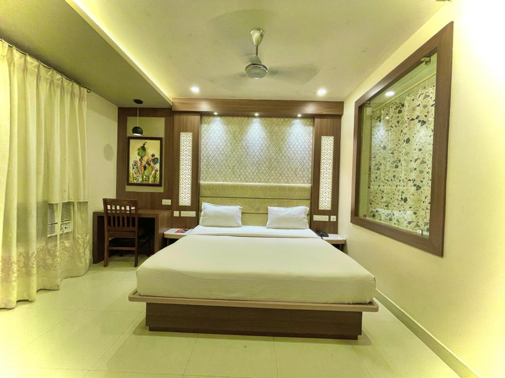 Hotel Kuber Palace: Beachfront Comfort with Temple Proximity Puri Exterior photo