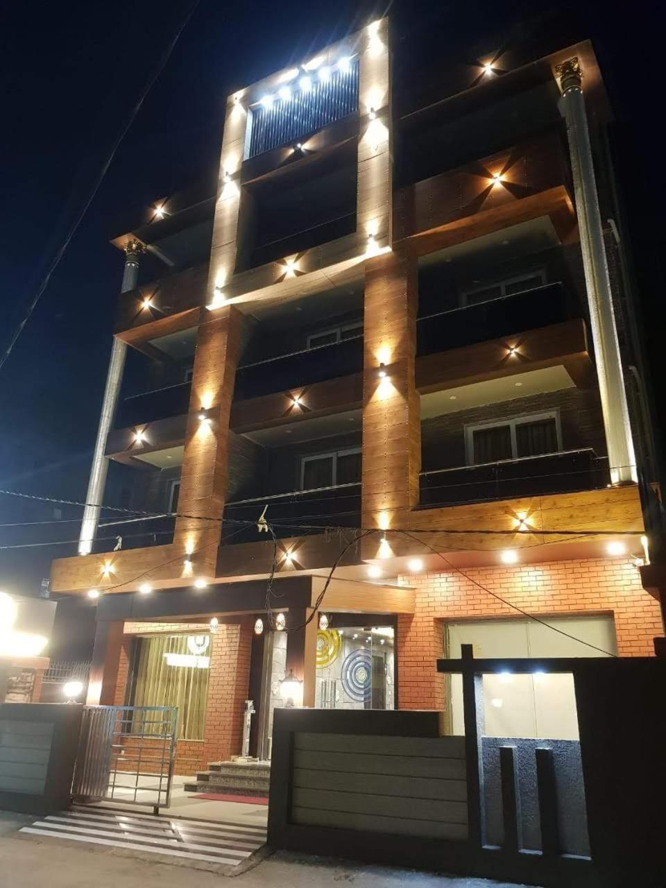 Hotel Kuber Palace: Beachfront Comfort with Temple Proximity Puri Exterior photo