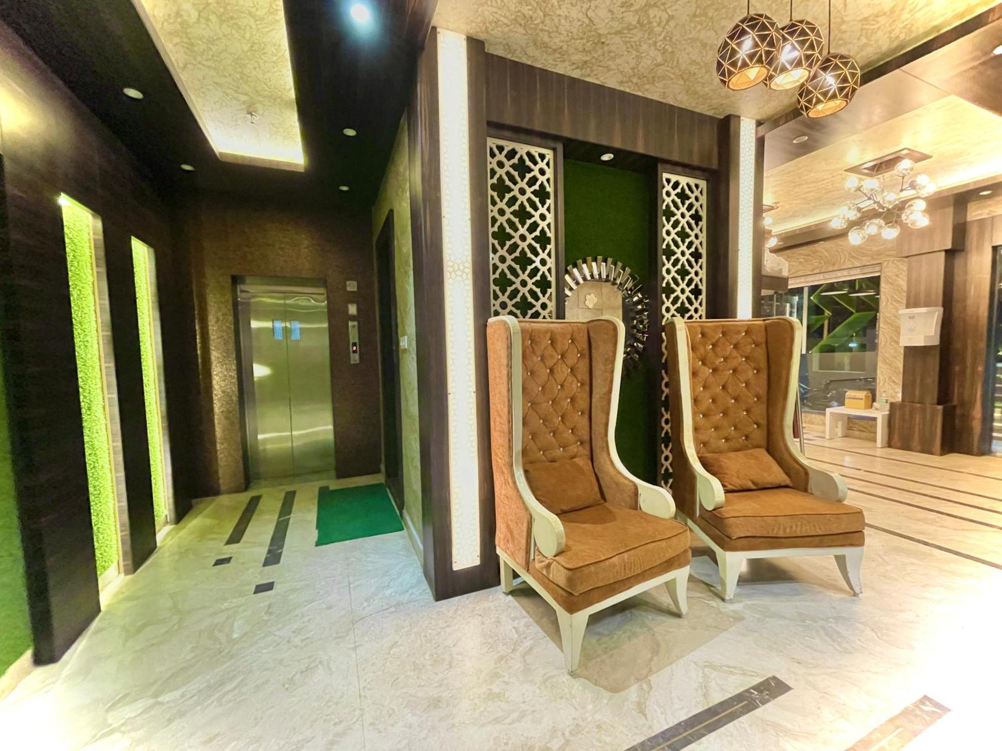 Hotel Kuber Palace: Beachfront Comfort with Temple Proximity Puri Exterior photo