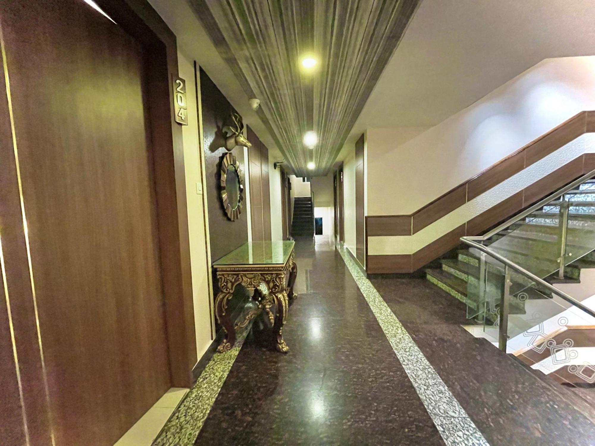 Hotel Kuber Palace: Beachfront Comfort with Temple Proximity Puri Exterior photo