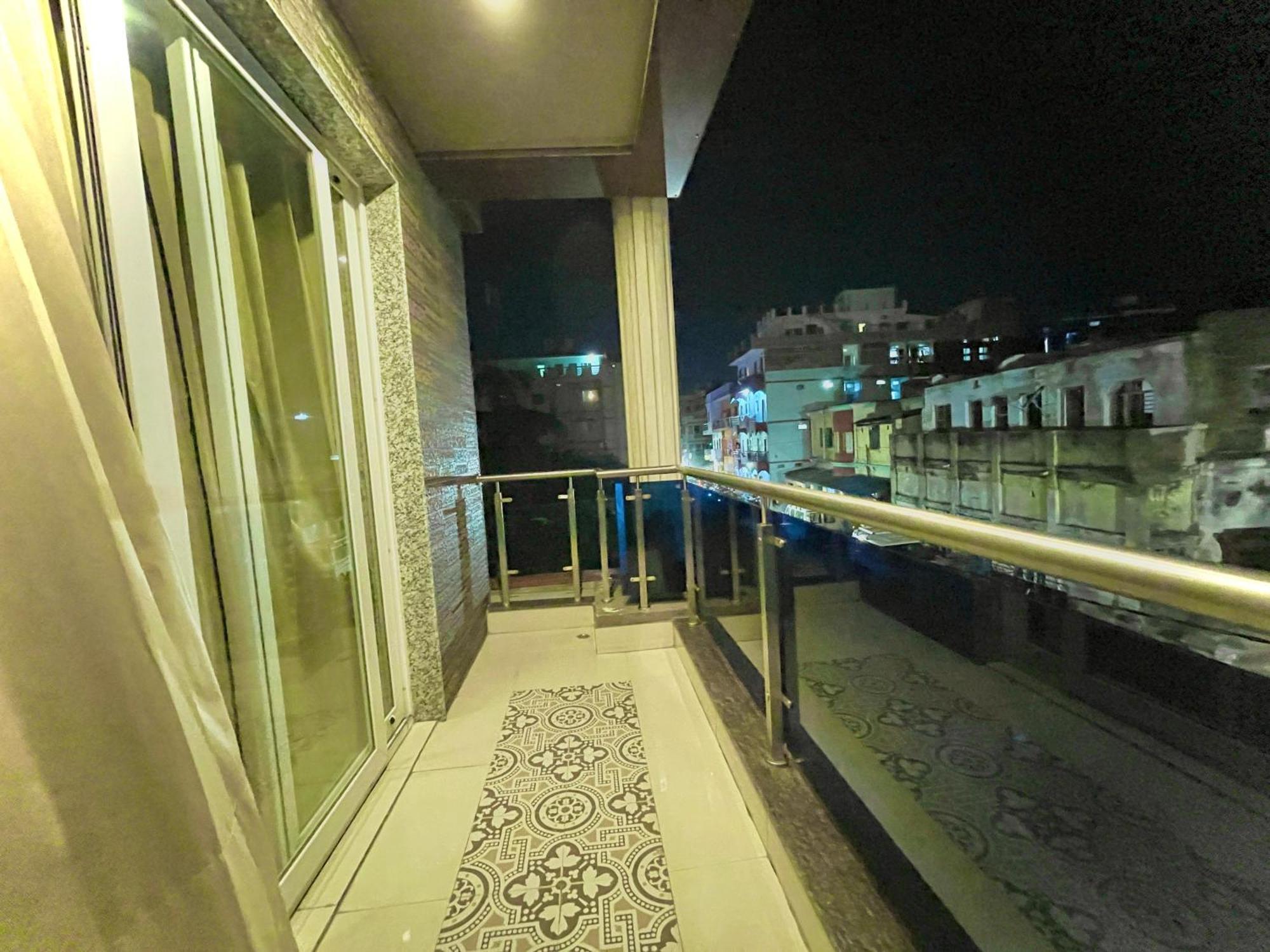 Hotel Kuber Palace: Beachfront Comfort with Temple Proximity Puri Exterior photo