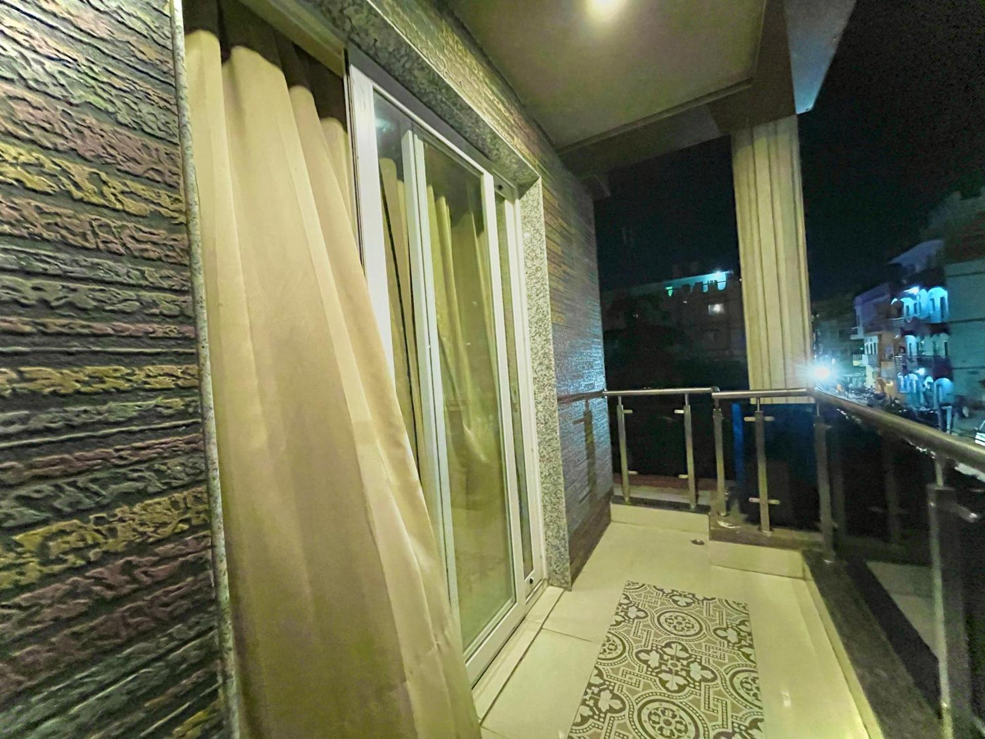 Hotel Kuber Palace: Beachfront Comfort with Temple Proximity Puri Exterior photo
