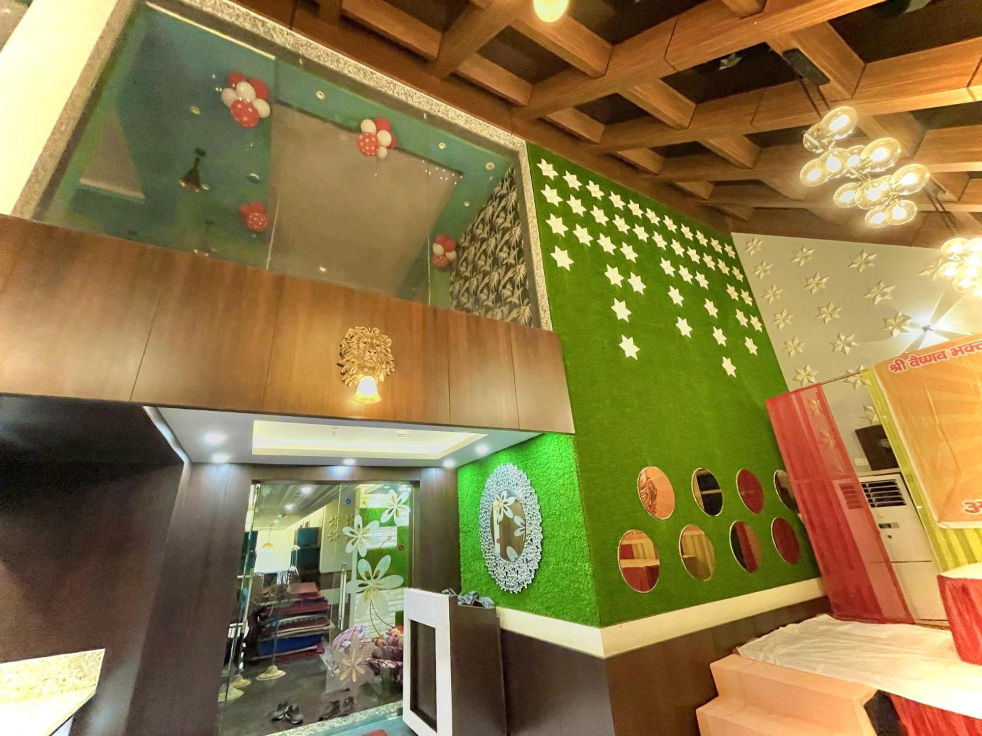 Hotel Kuber Palace: Beachfront Comfort with Temple Proximity Puri Exterior photo