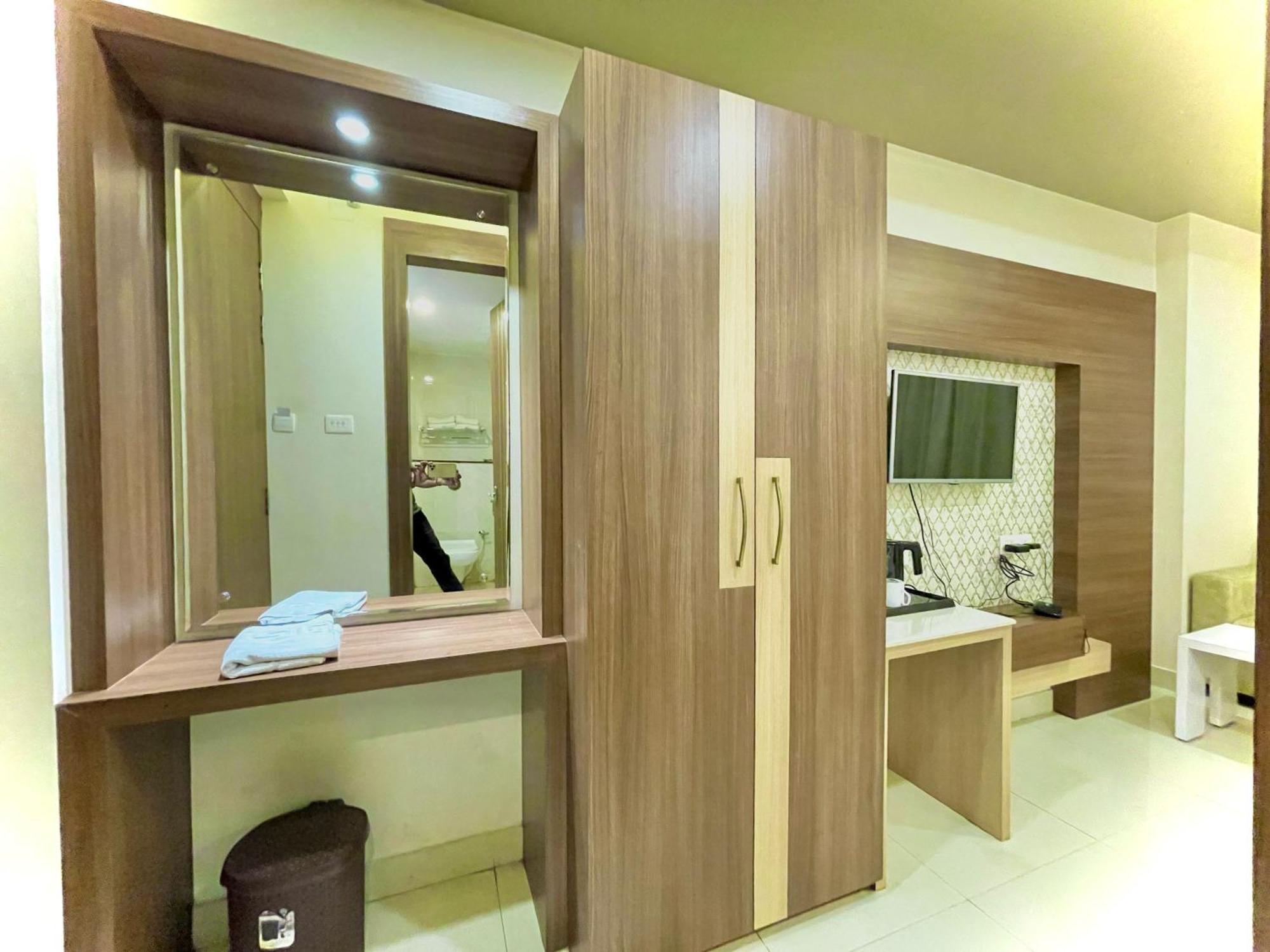 Hotel Kuber Palace: Beachfront Comfort with Temple Proximity Puri Exterior photo
