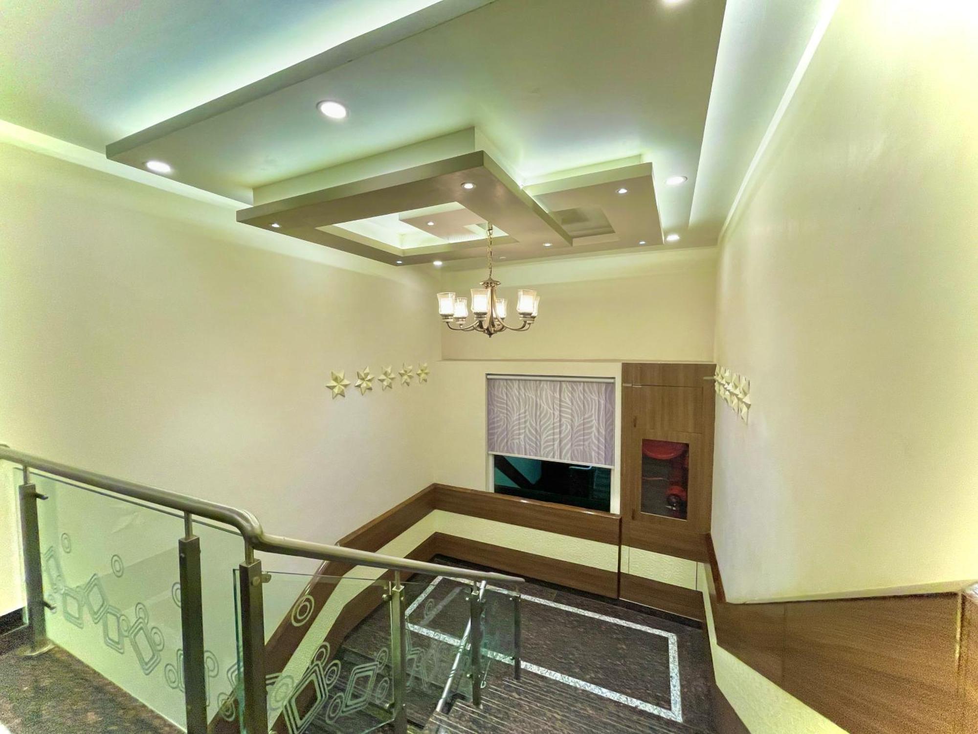 Hotel Kuber Palace: Beachfront Comfort with Temple Proximity Puri Exterior photo