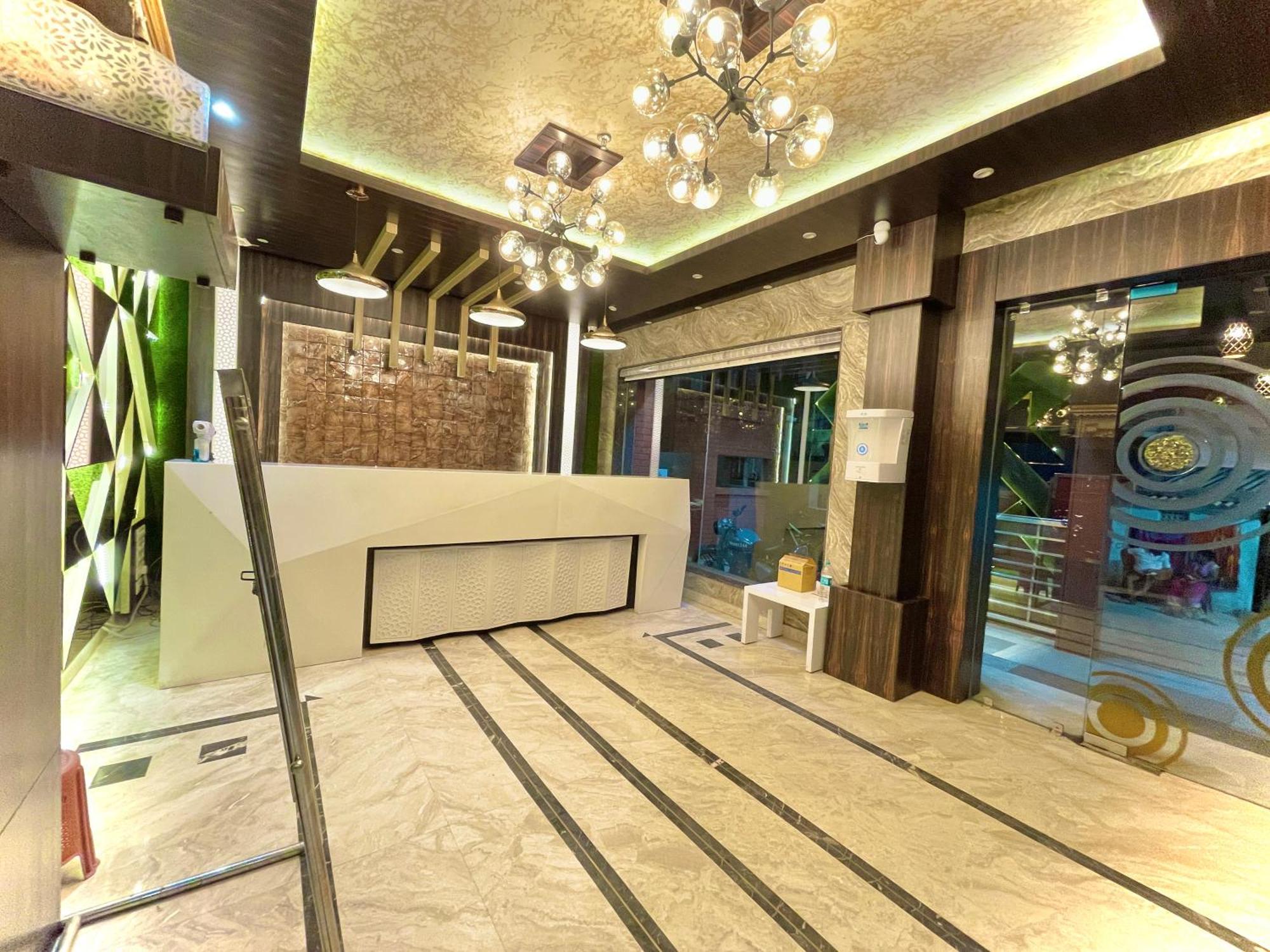 Hotel Kuber Palace: Beachfront Comfort with Temple Proximity Puri Exterior photo